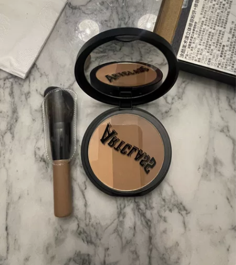 too cool修容，全新，送刷子。60包...