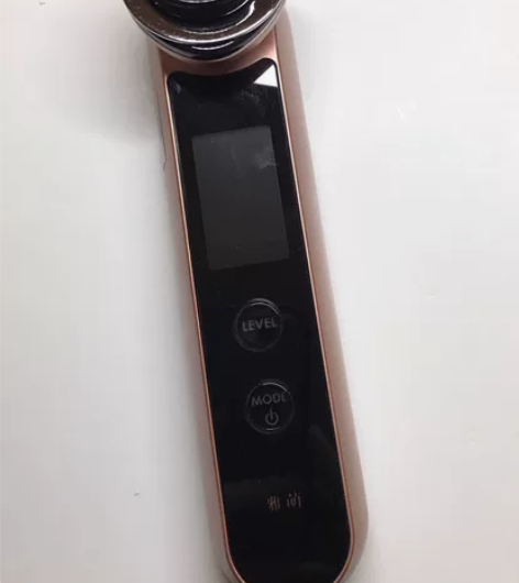 便宜出售600元，雅萌美容仪八成新，丝芙兰...