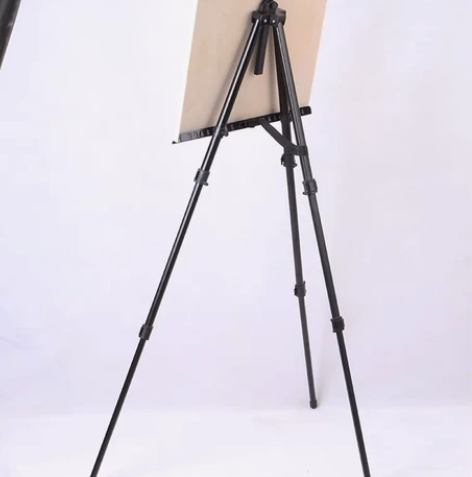 项目剩余全新折叠方便画架。共10套，外出写...
