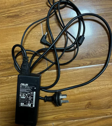 Asus/华硕ASUS华硕笔记本电脑电源1...