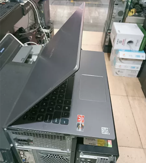 华硕笔记本vivo book FL8700...