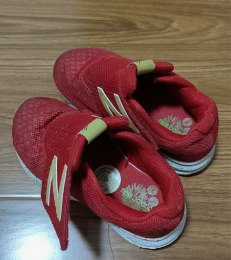 NB9.5新运动鞋 内长17，适合脚15....