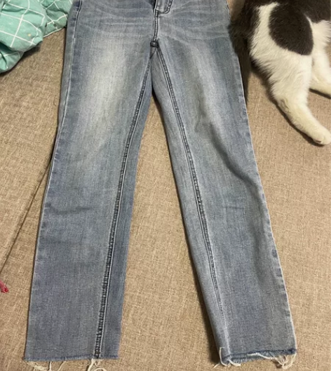 牛仔裤女 浅蓝色 腰围60 全新 感兴趣的...