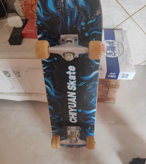 驰远滑板，89元买的，功能正常。闲置转出。...