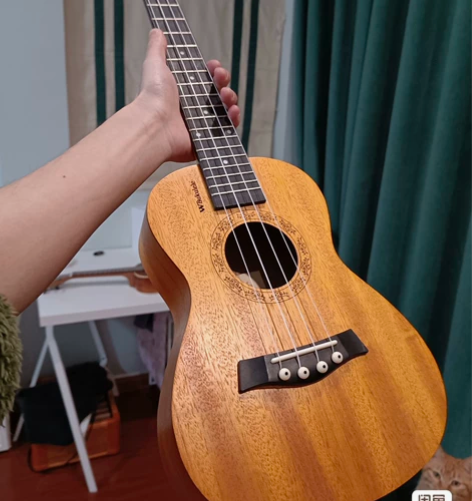 琴行倒闭全新700多尤克里里23寸正品全新...