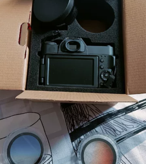 疆友相机，几乎全新，有内存卡和两块电池，广...