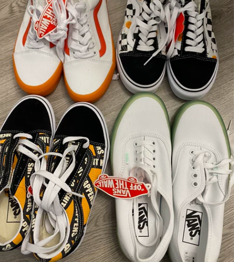 VANS帆布鞋  全新  无鞋盒  100...