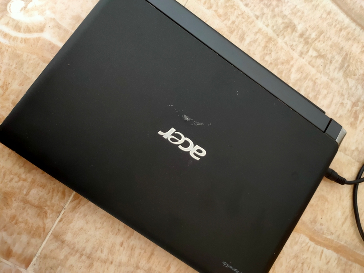 acer笔记本电脑携带方便轻巧小巧