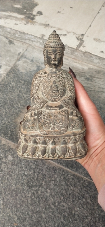乡下收到老铜佛像一尊，高约16.5公分，底...