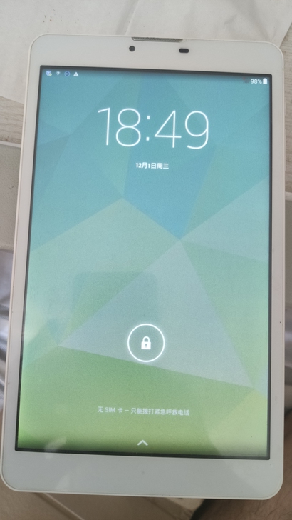 台电P80，使用无问题，可连接无线网也可以...