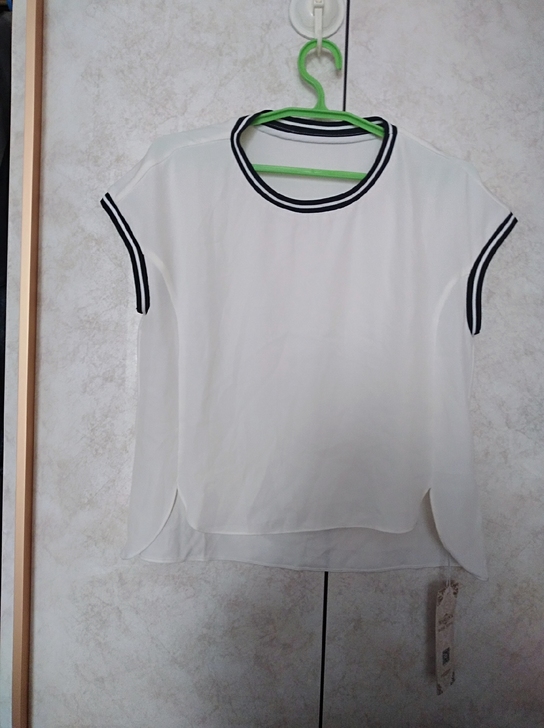 蔓露卡雪纺衫，白色，L165/88A，全新...