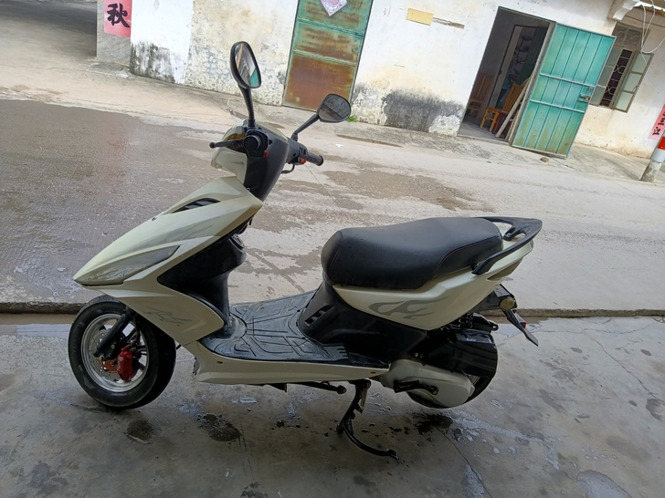 二手鬼火，刚换的机油还有前减震，外卖最好用