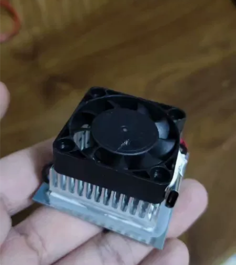 手机制冷散热器 散热背夹 冰封散热 半导体...