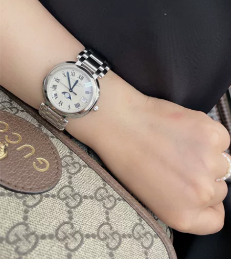 浪琴心月手表 9500购买  六月一号收到...