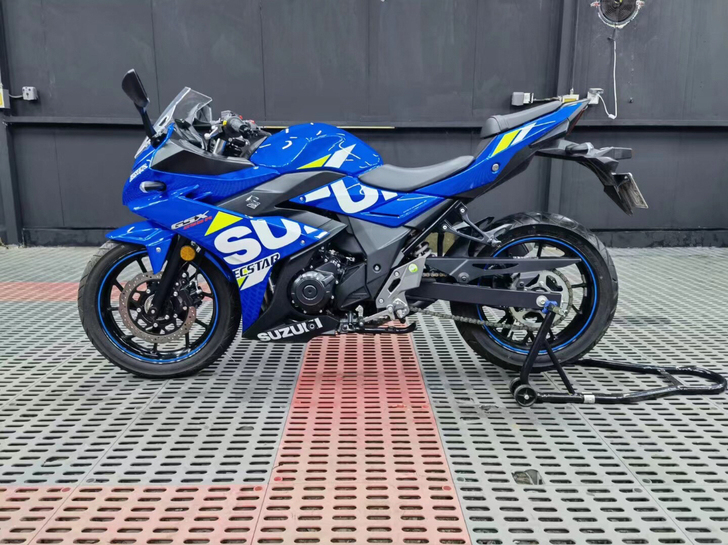 21年6月底上牌，铃木gsx250，300...
