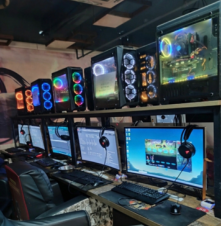 八核 网吧倒闭 i9台式电脑高端游戏吃鸡王...