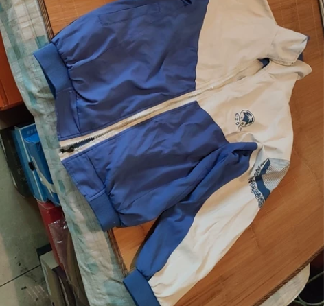 列五校服 160   外地要贴点邮费￥39...