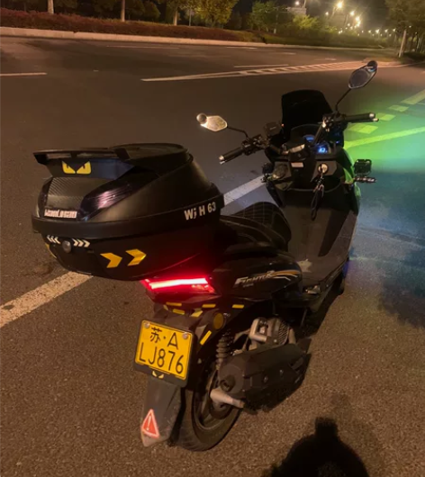 立雅剑齿虎摩托车,天冷了,低价出售了,原价...