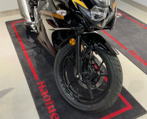 铃木gsx250全新现车 需自提 感兴趣的...