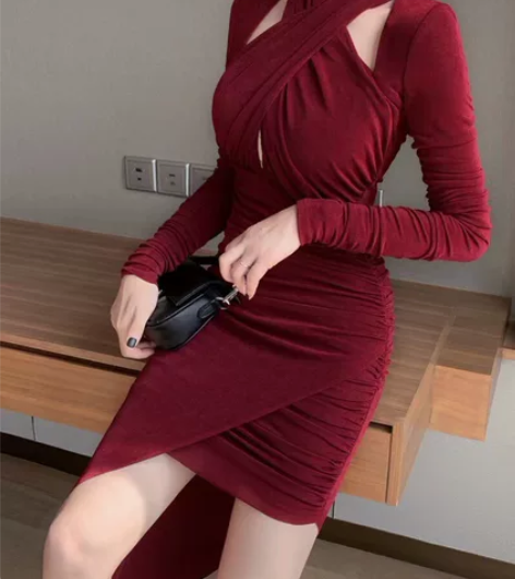 复古挂脖法式连衣裙 M码，只穿过一次。料子...