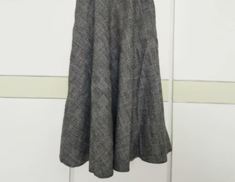 M码灰色毛呢长款背带裙八五新 春秋款深V需...