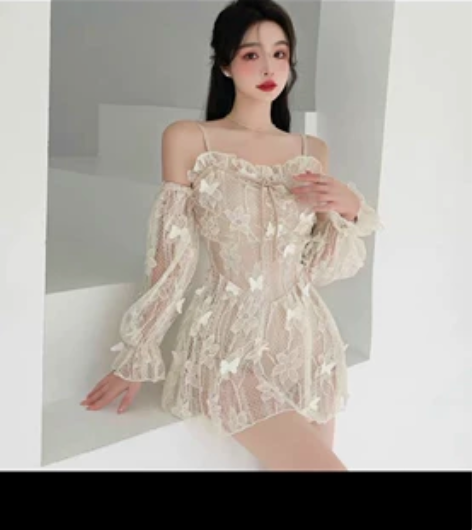 李洛洛家泳衣女2022新款网红复古风性感蕾...