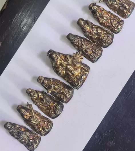 老物件：小孩老花帽上拆下来的老银饰一组，工...