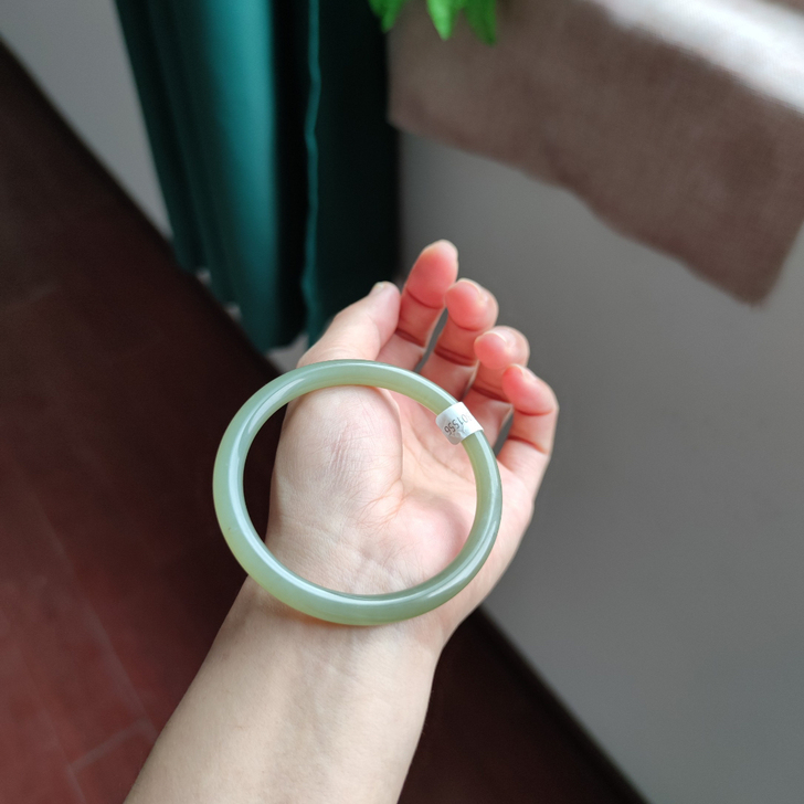 大圈口082813和田玉湖水绿圆条 特价2...