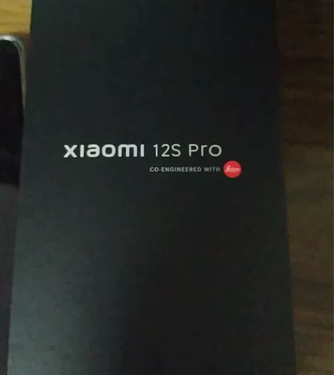 ?小米12sPro 12+256白色 10...