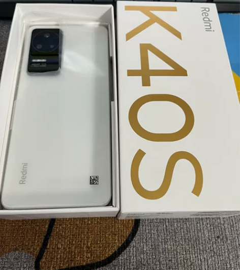 红米K40S，白色，内存8+256G，9月...