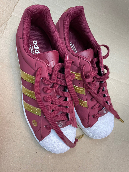 出全新阿迪Adidas板鞋250码的美国号...