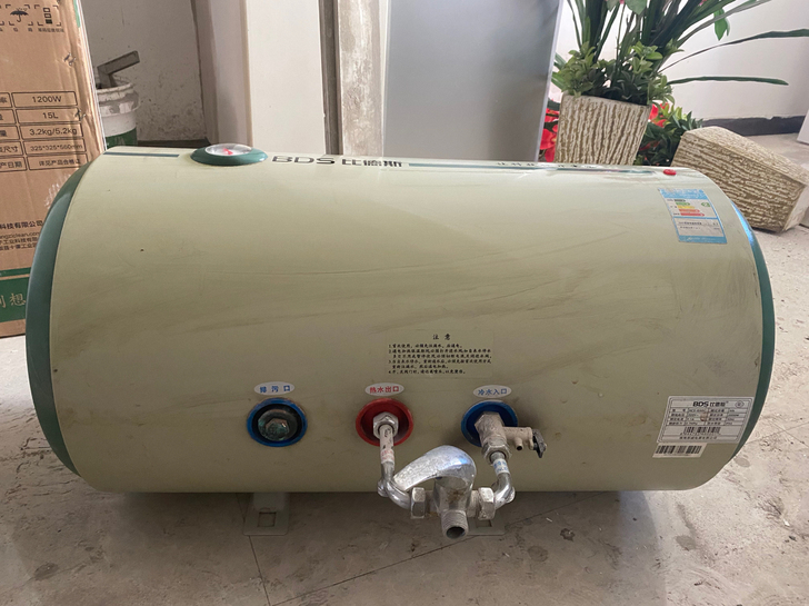 家中装修 换新 热水器 150 保定市自取