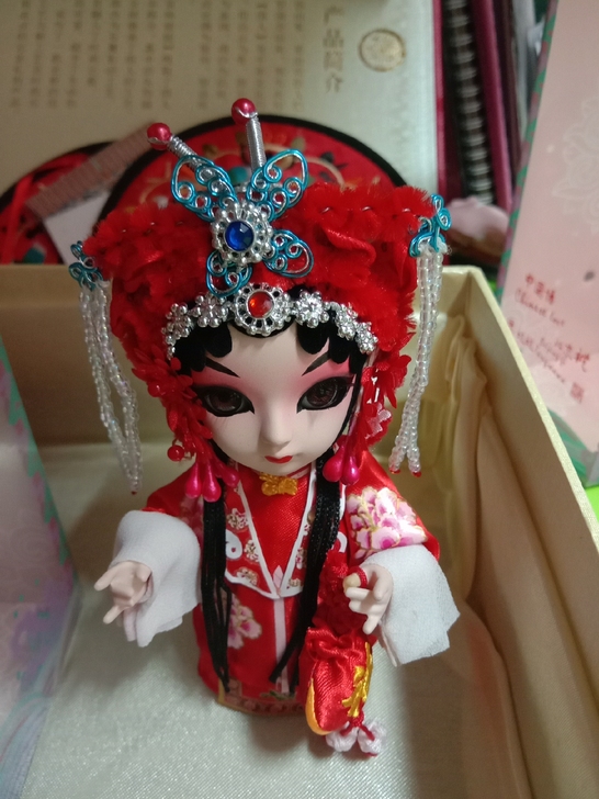 中国传统工艺品，北京娟人戏剧人物，包装完好...