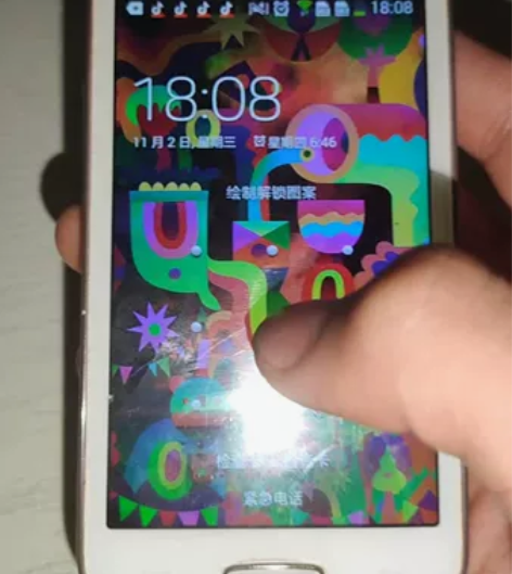 三星手机，可以正常打开，可以玩游戏，40元...