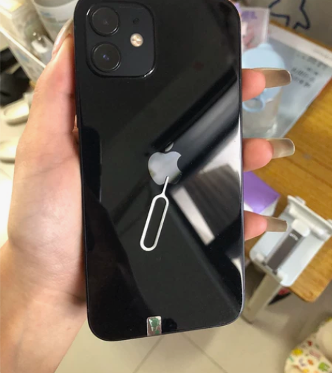 出12 256g 国行 自用 95新 详情...