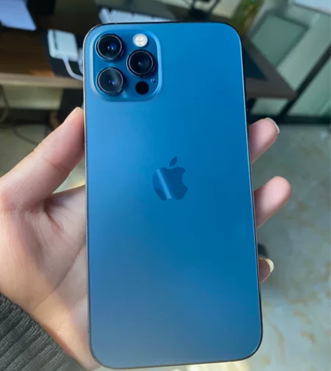 12pro 128 美版黑接单卡 使用上跟...