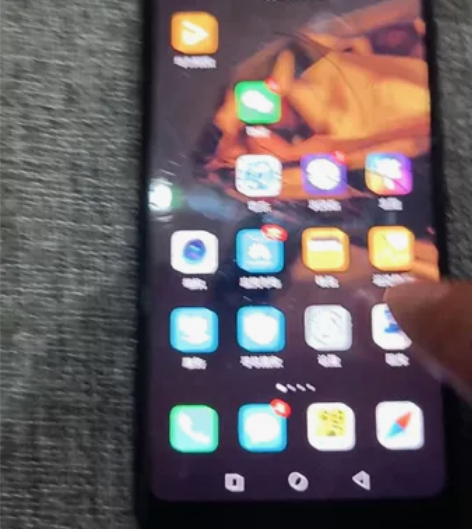 荣耀10原装屏幕。外屏碎裂。触摸正常。 感...