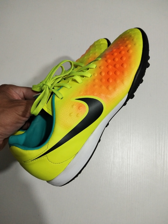Nike鬼牌2碎钉足球鞋。鞋子全实拍图片，...