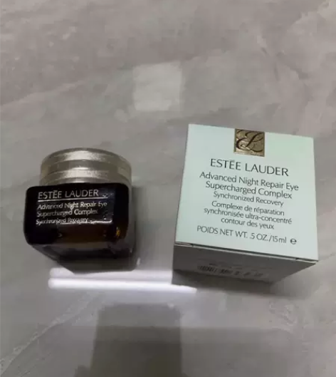 雅诗兰黛眼霜15ml 在香港折扣时购买，买...