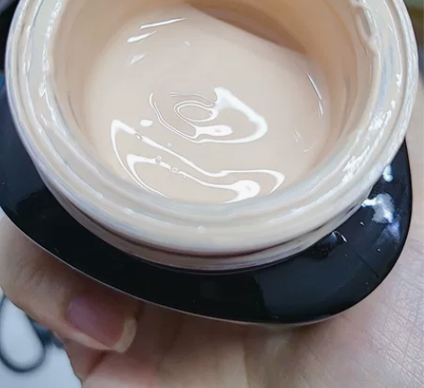 完美日记 粉底霜 p01 送上粉底的金属棒...