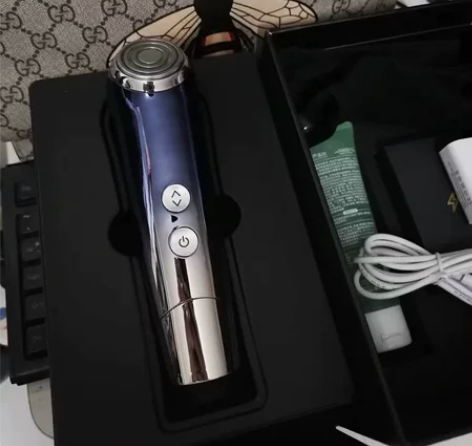 出一个全新高端美容仪，媳妇班美容店会员送的...