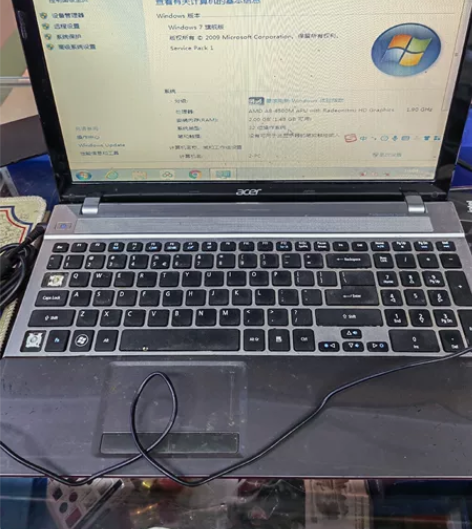 老款宏基笔记本!键盘坏的!屏幕有一点点漏光...
