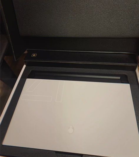 alienware M17 r3 外星人笔...