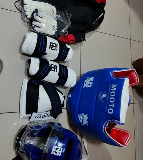 跆拳道护具,mooto正品,道馆买的原价5...