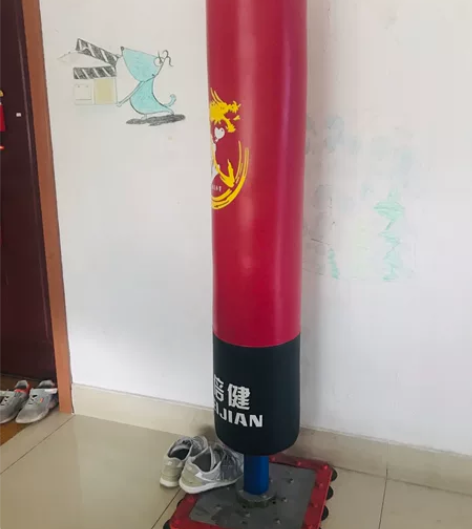 不倒翁拳击桩，1.55米，送两幅拳击手套和...