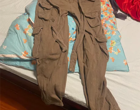 前段时间很流行的水洗工装裤军绿色 买小了 ...