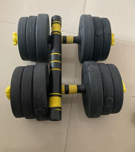 哑铃。总共20公斤。健身器材。杠铃。 感兴...