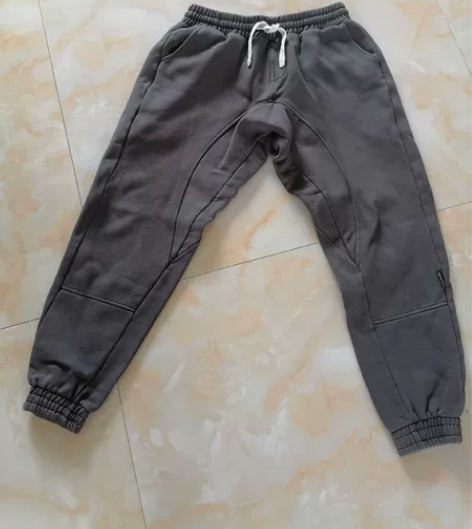 冬天穿的，男款加绒裤子，尺寸如图写，腰有松...