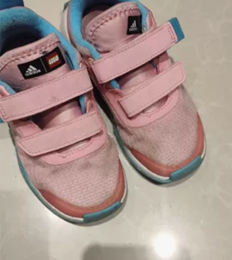 童鞋运动鞋大黄蜂阿迪 感兴趣的话点“我想要...