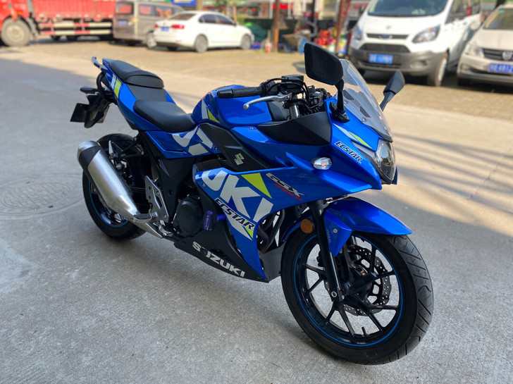 2020年4月上牌铃木gsx250r  一...